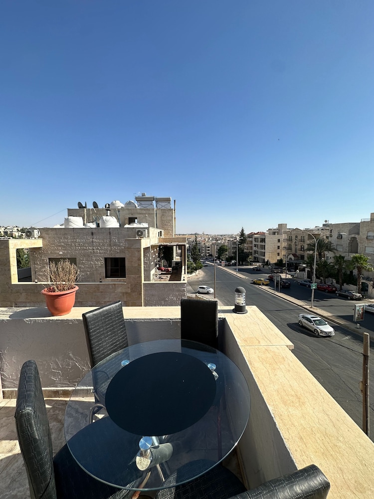Charming Amman Apartment With Electric Heating & Pool Access