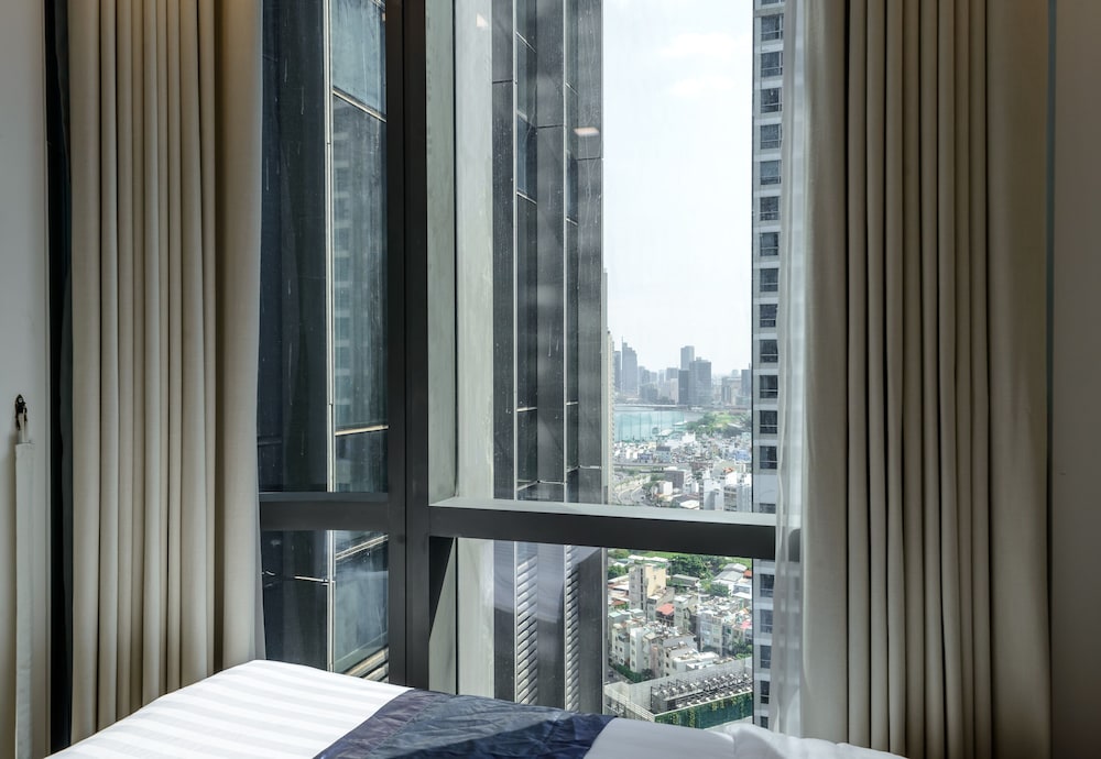 Landmark 81 - Unique Condotel