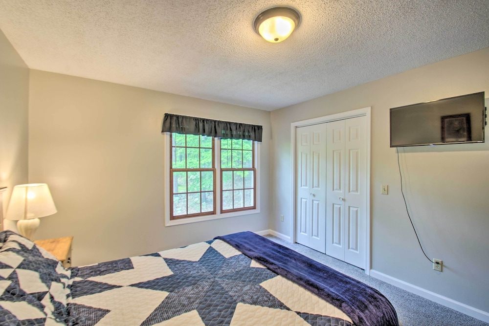 17-seat Theater, Hot Tub & Game Room: Ideal Home! view 5