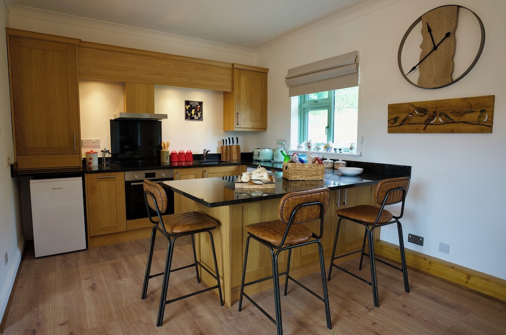 Tring Grange Cottage - Sleeps 2 - Onsite Parking