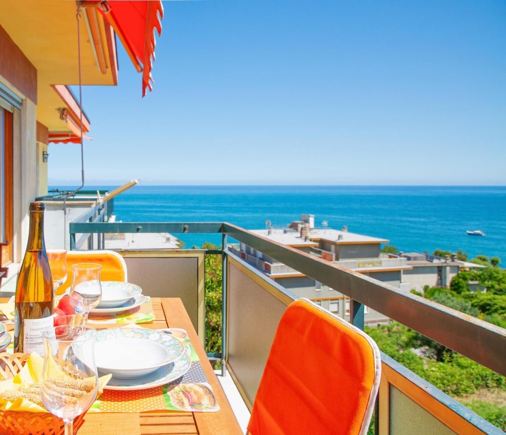 Le Orchidee 14 con Vista Mare by Wonderful Italy view 4