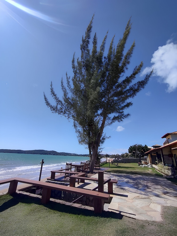 Casa DelMare Cond. com saída na praia