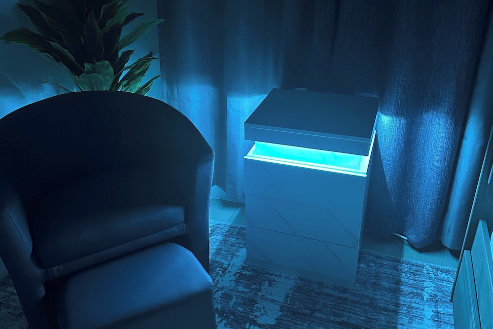 Steps to Ocean: Satellite Beach Condo w/ Balcony
