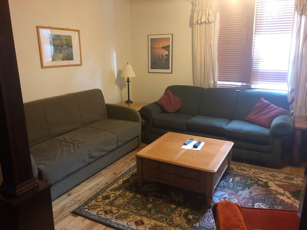 4 Bedroom Cottage On Manitoulin Island - Next to Sandy Beach!