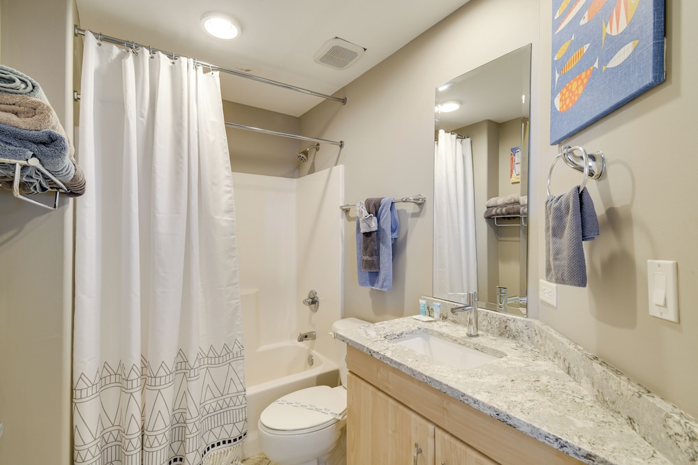 Gulf Views & Pools: Beachfront Island Tower Condo