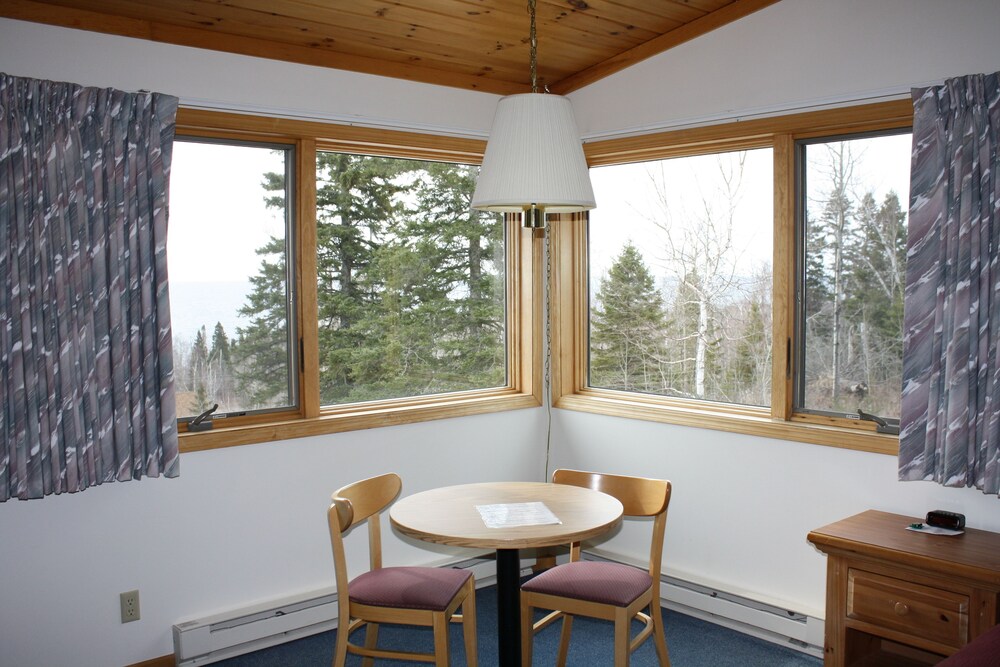 Superior Ridge Resort Motel
