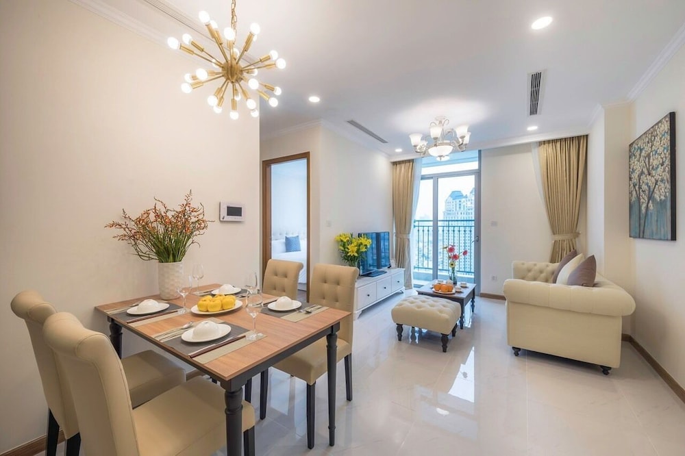 Apartment Landmark 81 by Urban Home