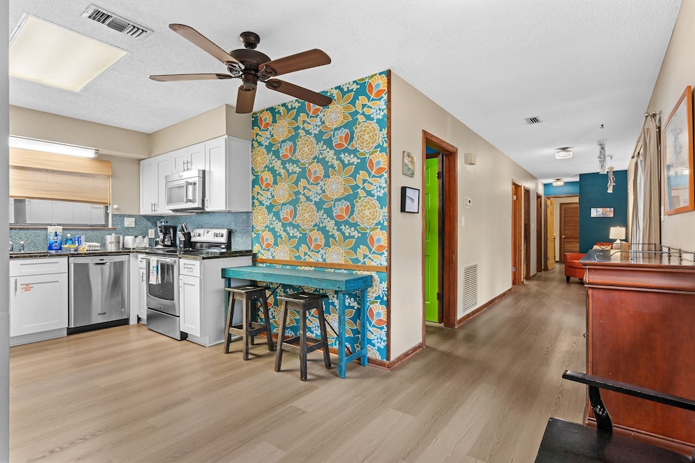 As You Like It by Avantstay Steps to Beach Bikes Sleeps 18