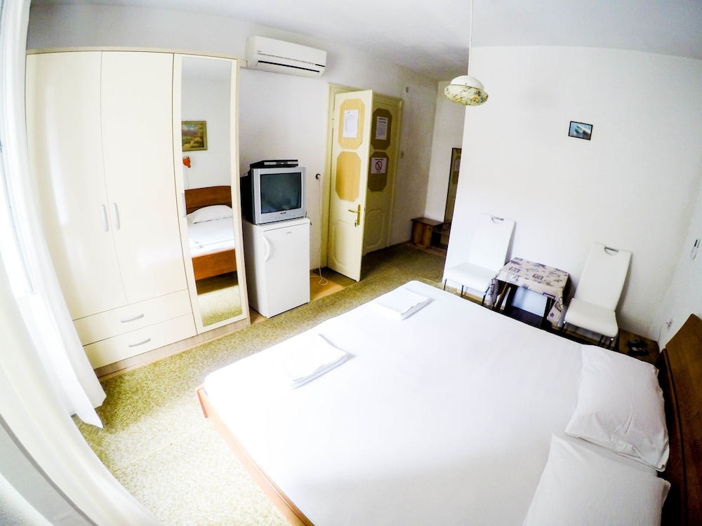 Accommodation Vitaic view 3
