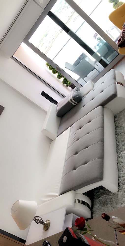 Stunning 1-bed Apartment in London With River View