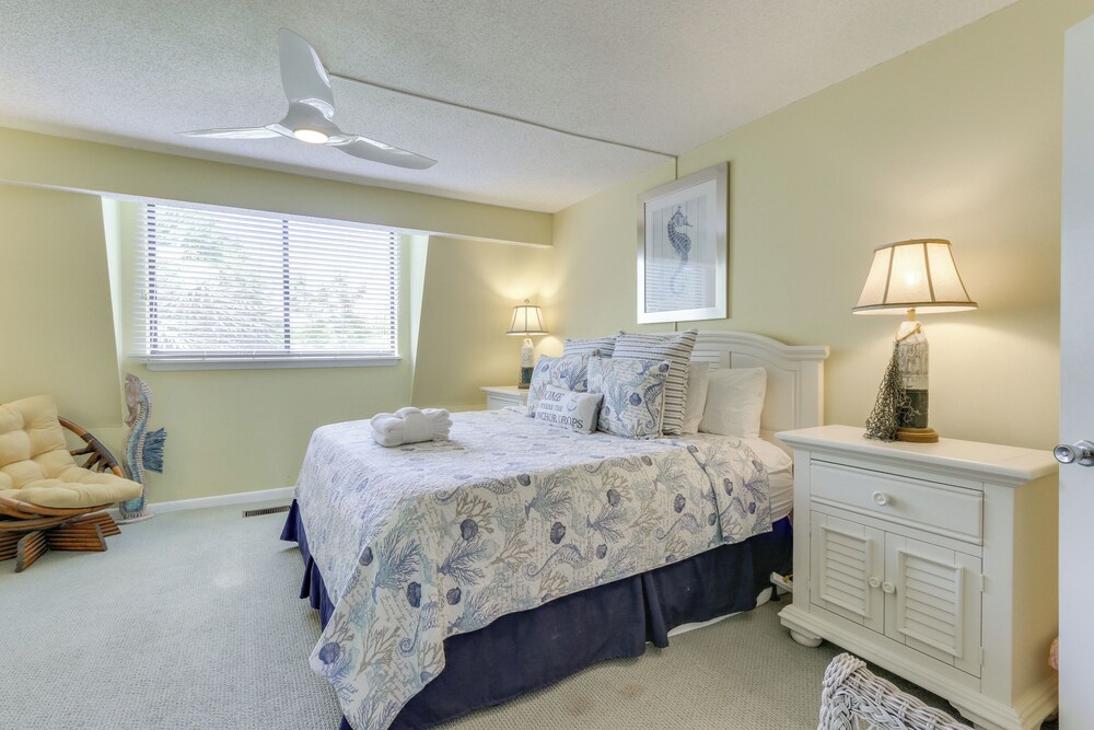 Steps to Beach & Pool: Hilton Head Island Condo!
