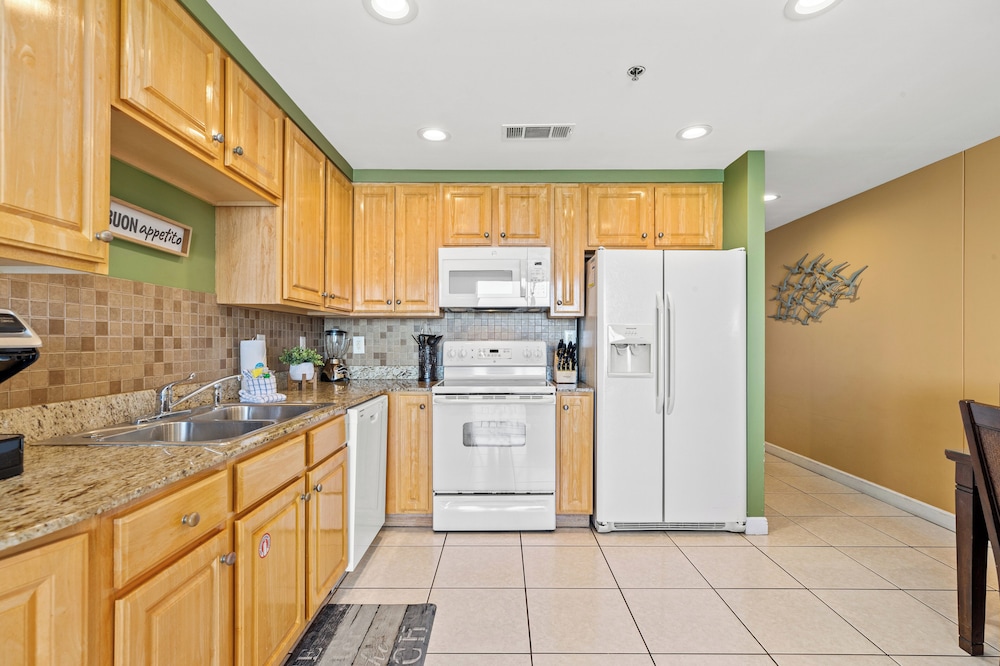 Anchor's Way! Come Visit Our Beautiful 2 BR, 2BA Oceanfront Retreat! Sleeps 6!