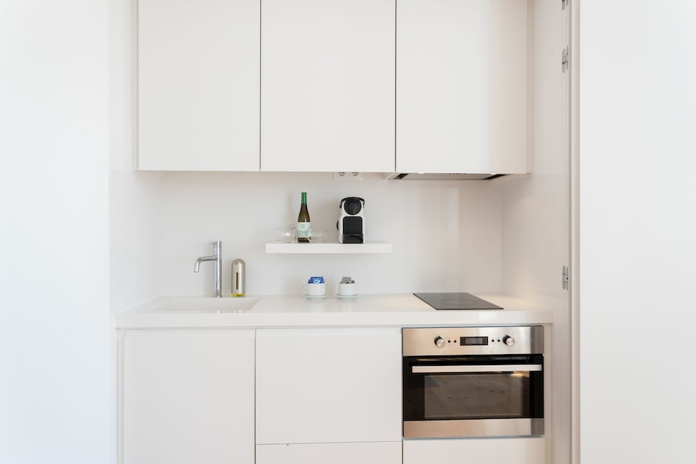 Chiado Studio and One-Bedroom Apartment - by LU Holidays