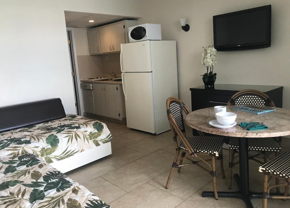 Crystal Beach Motor Inn