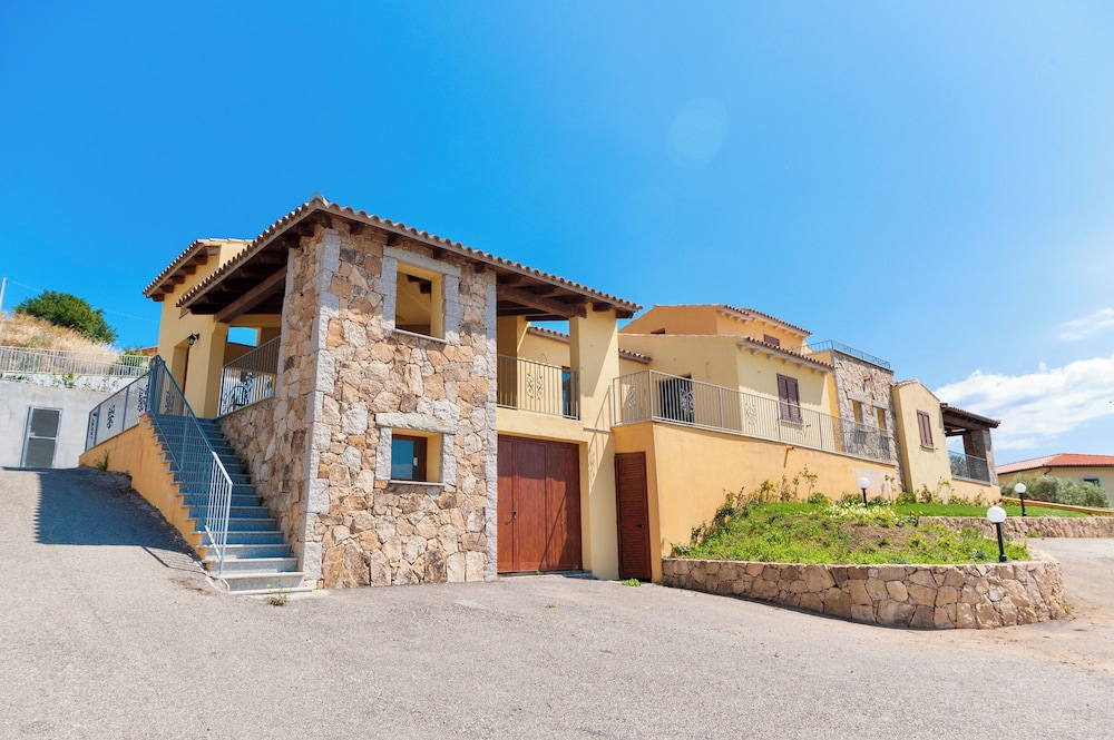 Residence in Malamurì near Budoni