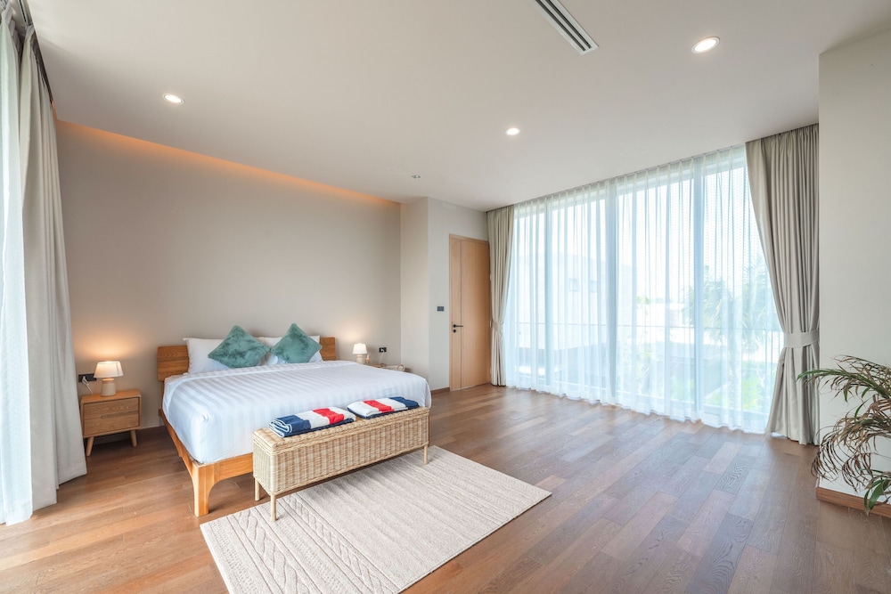 Modern 2-Level Pool Villa Long One A5