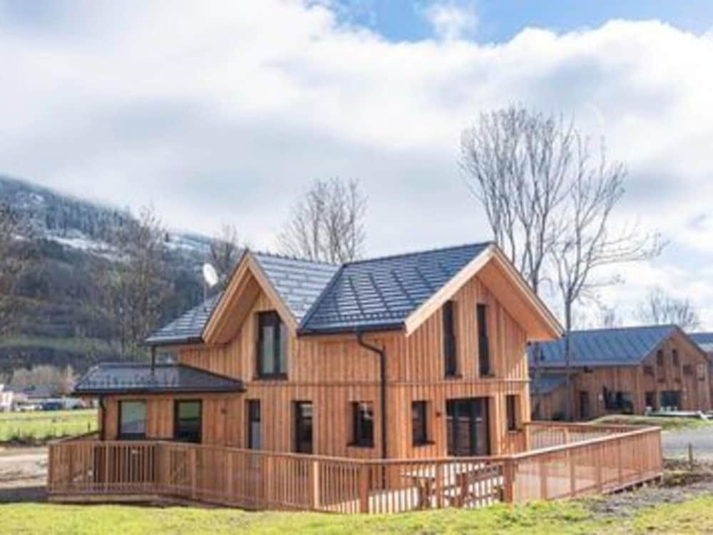 Attractive Chalet With Terrace