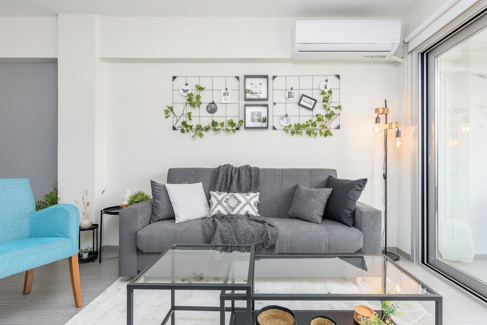 Amore 2-BR Apt By Finikoudes