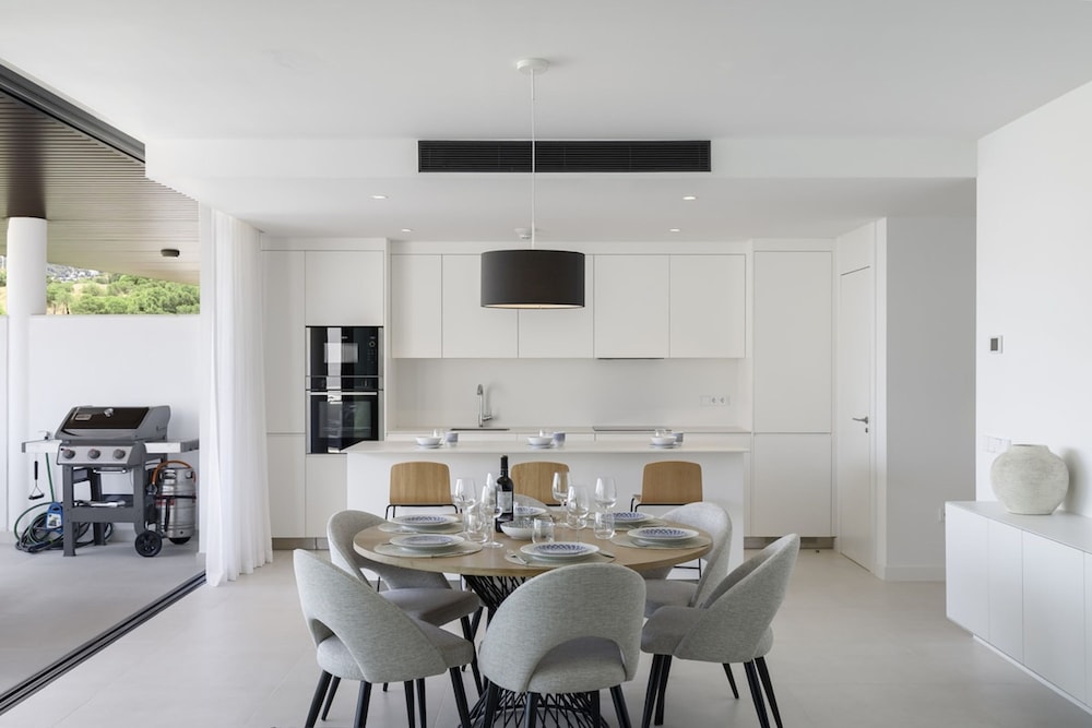 Exclusive 3-bedroom Apartment in Higueron