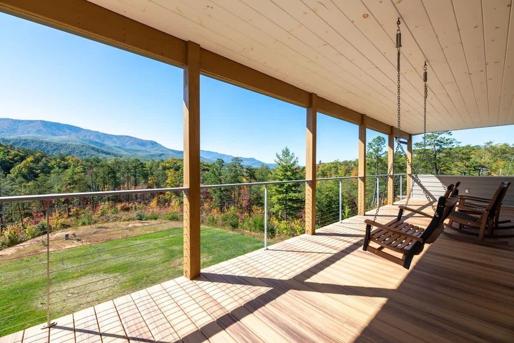 Sleeps12 Pet Friendly 2 Hottubs Views Full Kitchen