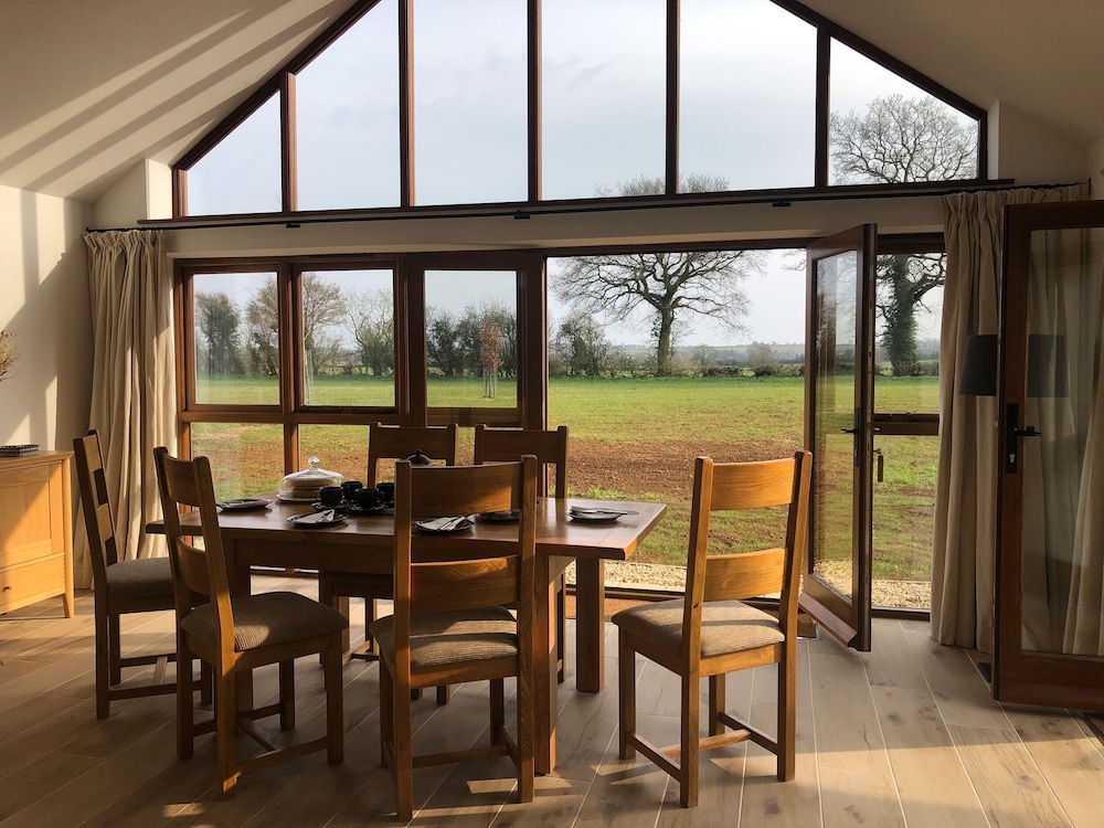 Banbury Vacations - Hook Norton Barn - Property Image 5