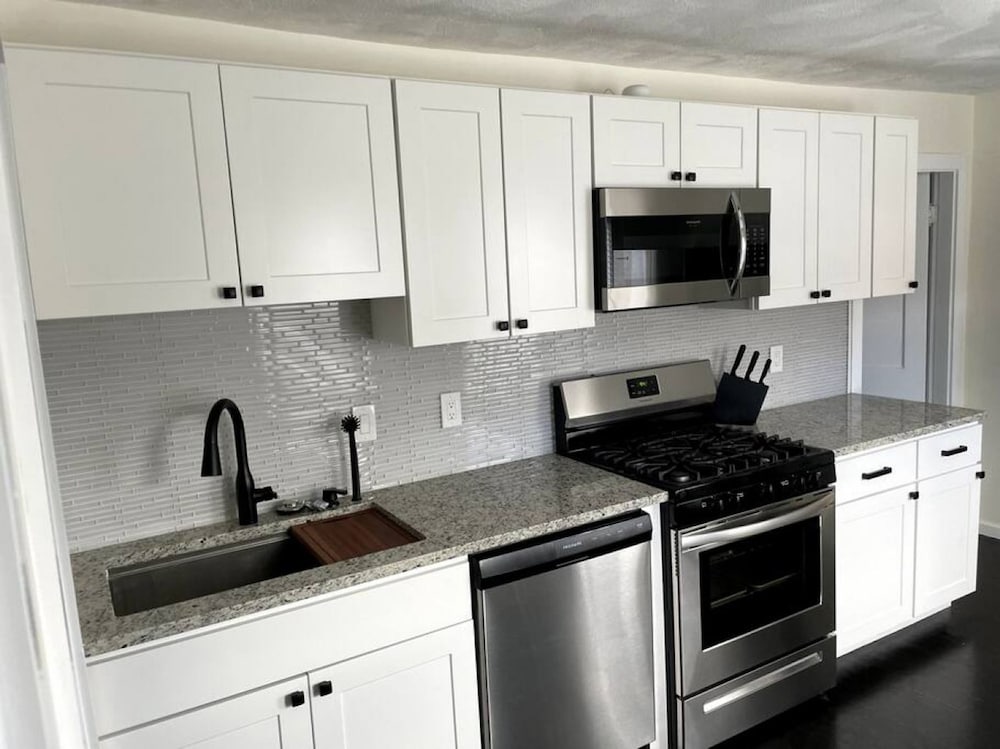 Modern Two Bedroom Condo - Near Boston