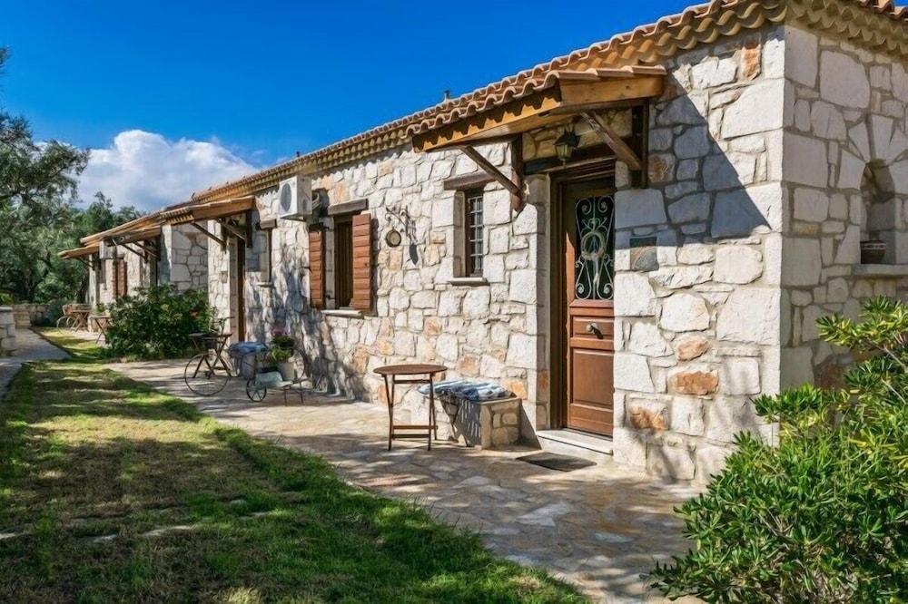 Kavos Psarou Villas