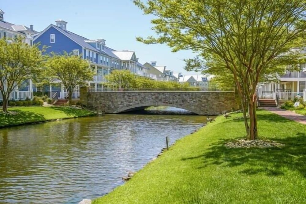 Sunset Island - 39 Fountain Drive West 3f 3 Bedroom Condo