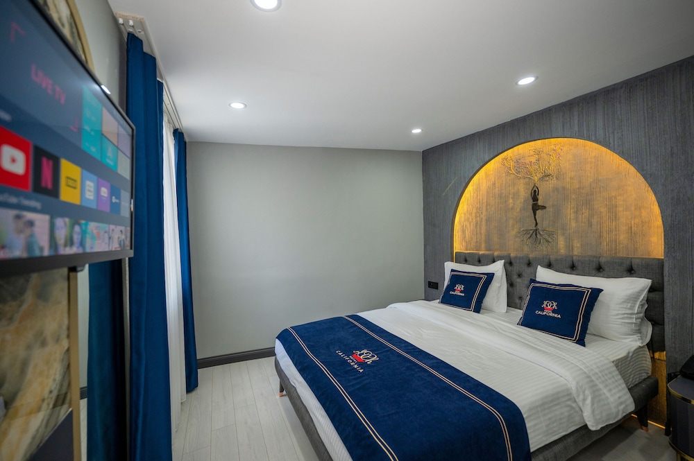 California Otel - Image 27