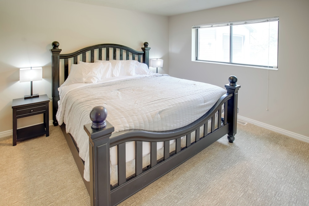 Hike, Golf, Ski & More: Family Home in South Weber
