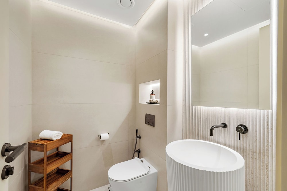 Upscale 3BR Maid Near Dubai Mall