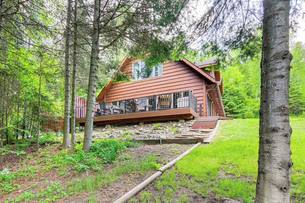 Lakefront Tower Home w/ Shared Dock!