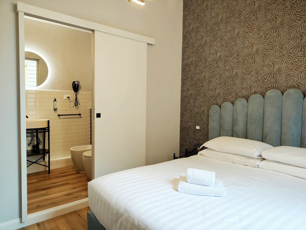 Nicole Suite