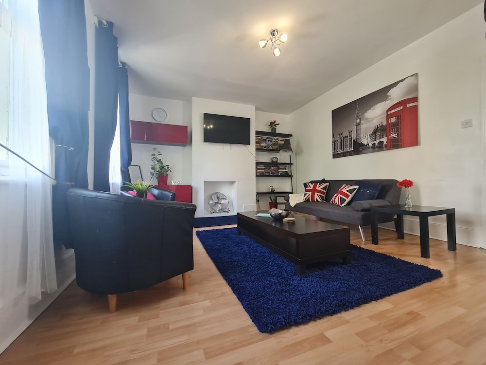 Lovely Large London Apartment, Near Stratford