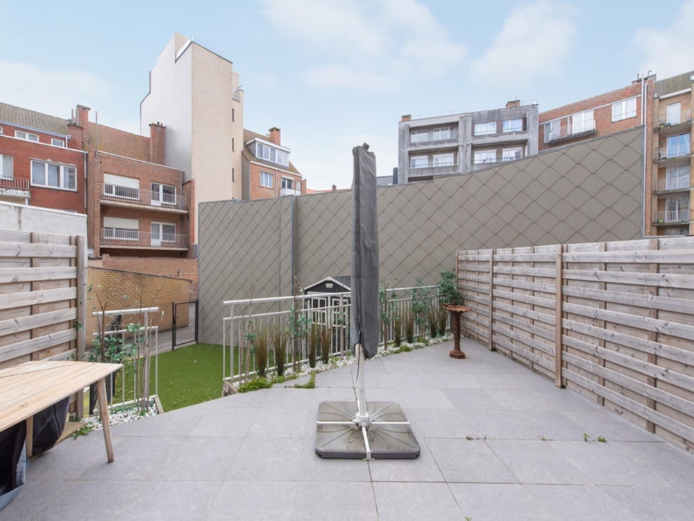 Apartment With Large Terrace in Mariakerke
