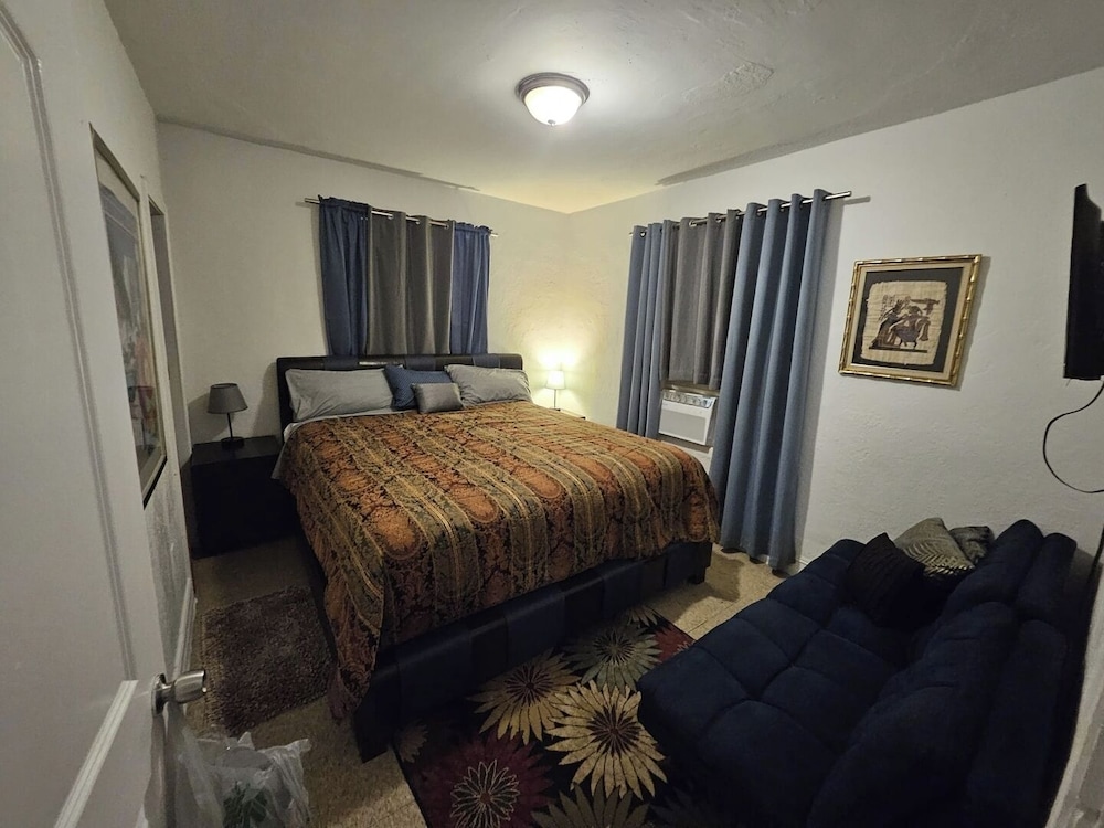 Pet-friendly Brickell Stay Near Beach & City