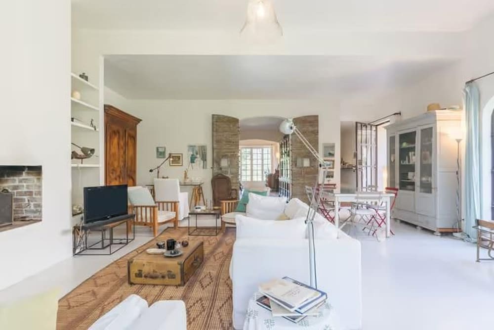 New Bastide Couronne d Aix Luxury in Aix-en-provence A Sophisticated Retreat for Families and Friends
