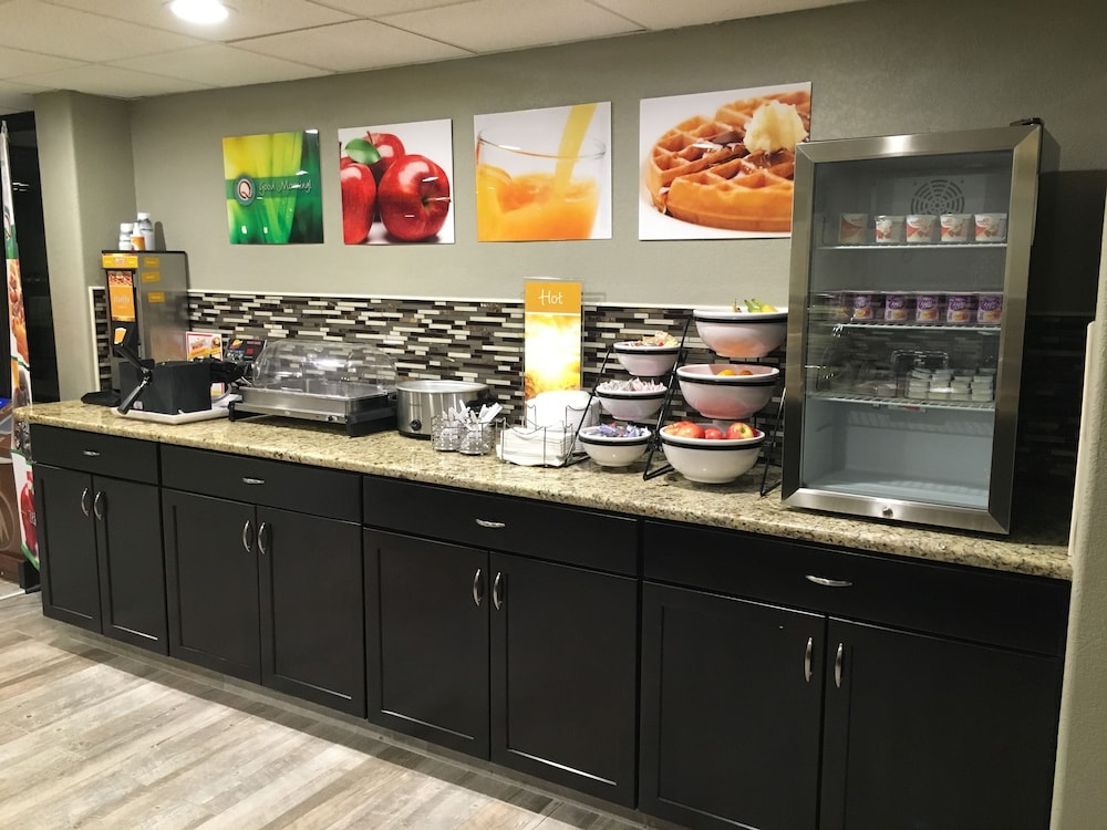 Quality Inn & Suites Winfield
