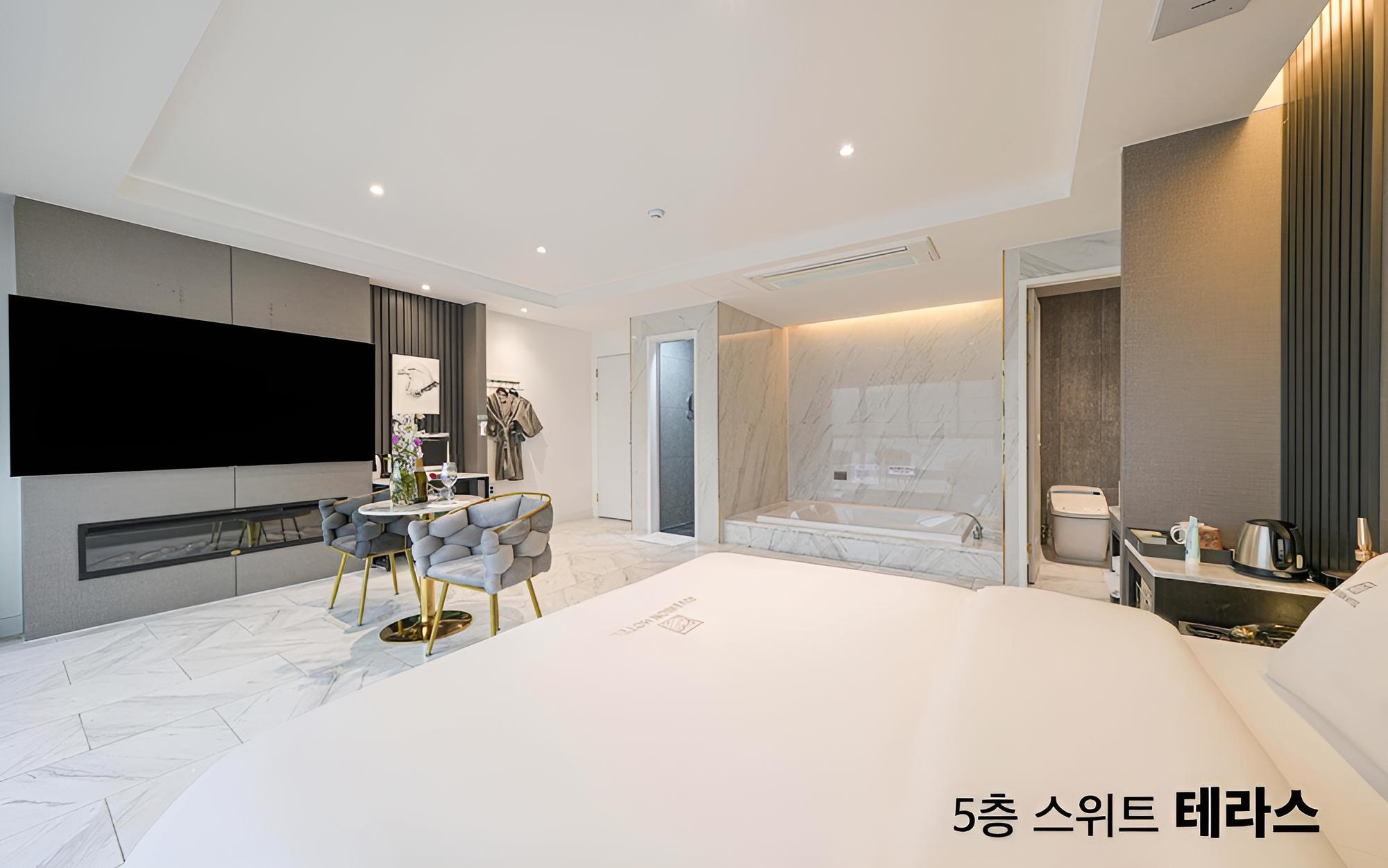 Yangpyeong Riverion Hotel view 3