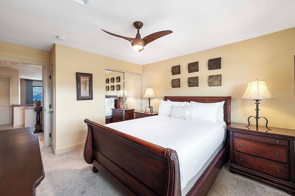 Direct Ocean Front - AC - Concierge Included - Ocean Viewing Lanai & Near Shops! -vrkcv