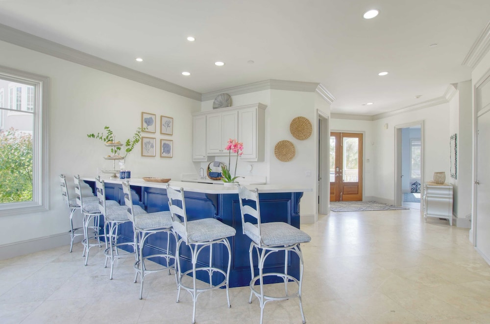 Sleeps 38 2 Homes, Steps to the Beach, Private Pool + Hottub, Game Room, Views