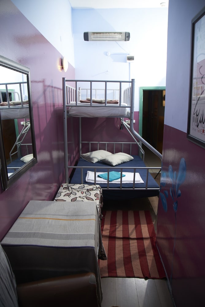 Chilloutlya Hostel&Bar