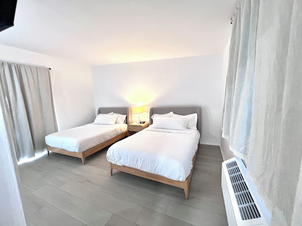 Wainscott Woods Retreat