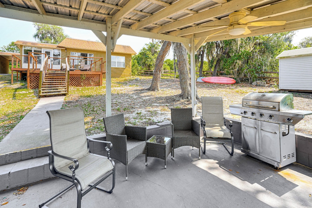 1 Mi to Downtown Lake Placid: Waterfront Retreat!