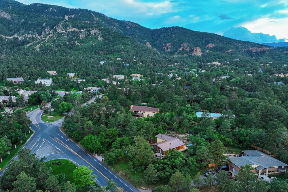 Broadmoor Bliss