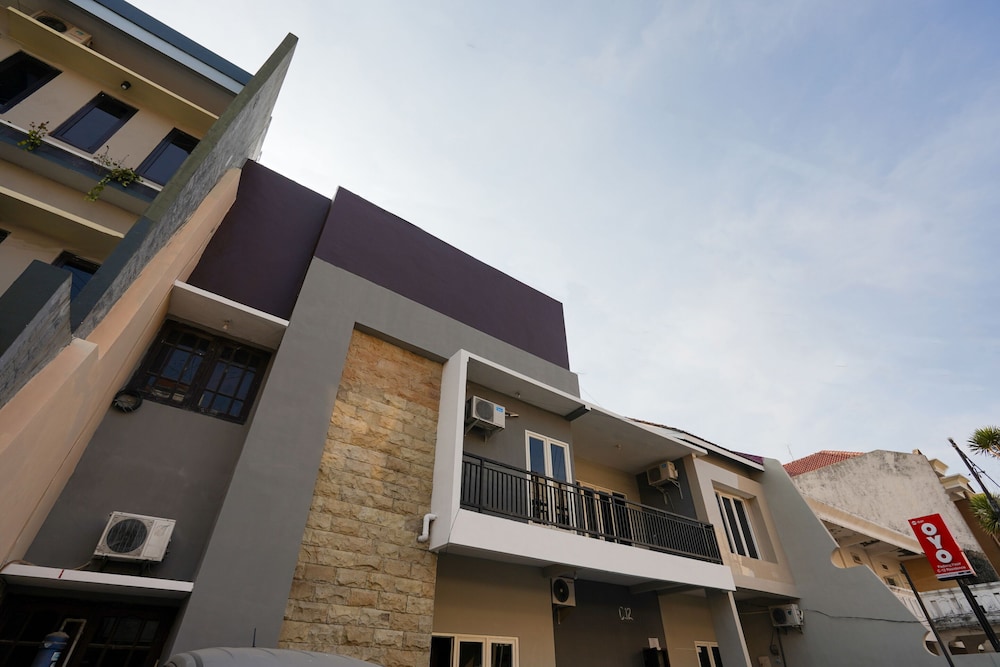 OYO 1541 Padang Pasir C-12 Residence