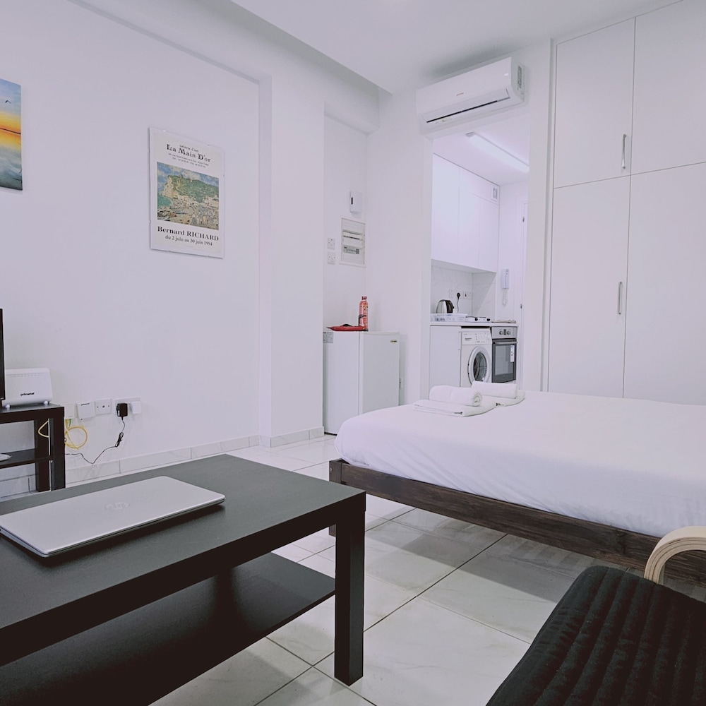 109 LIM 1 - Stay Olive Studio