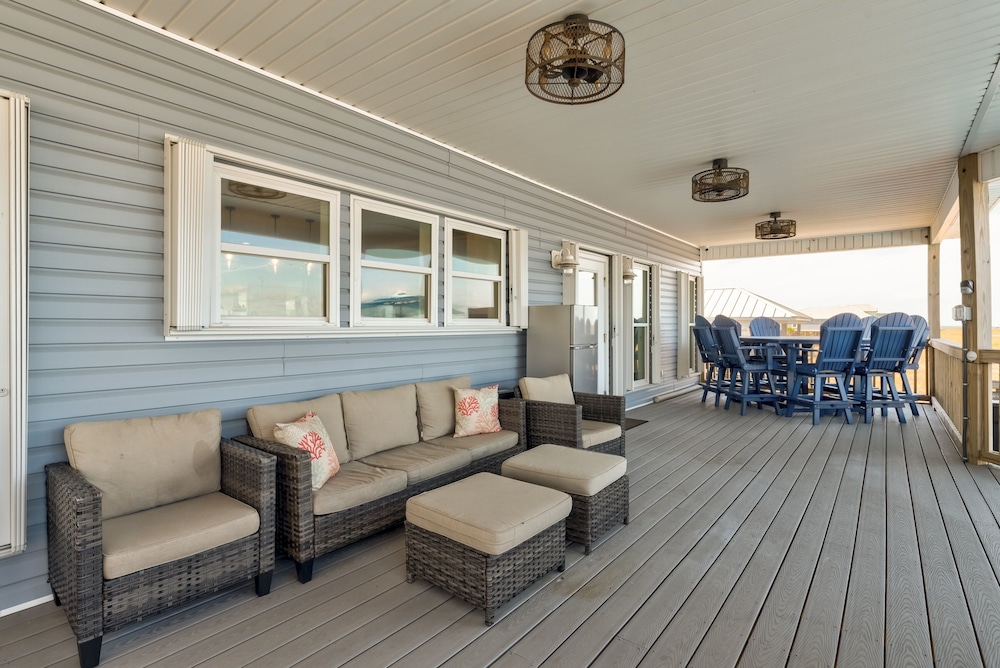 Bay Breeze - 2420 Bienville 4 Bedroom Home