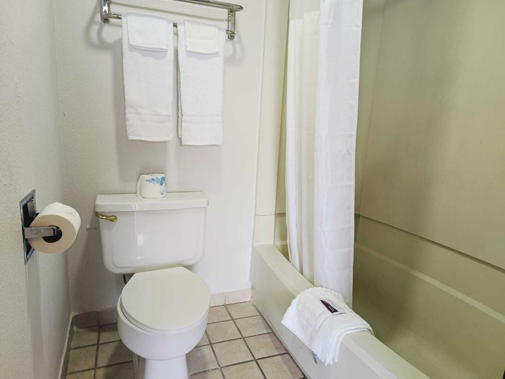 Capital O Travelers Inn Lawton Fort Sill