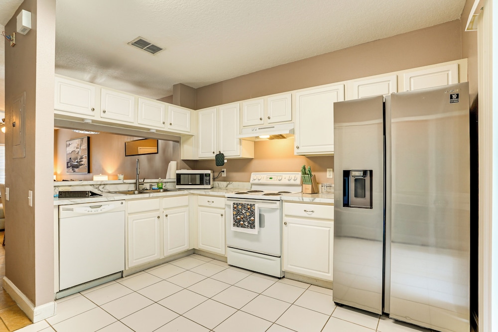 Shop, Golf & More: Family Retreat in Wesley Chapel